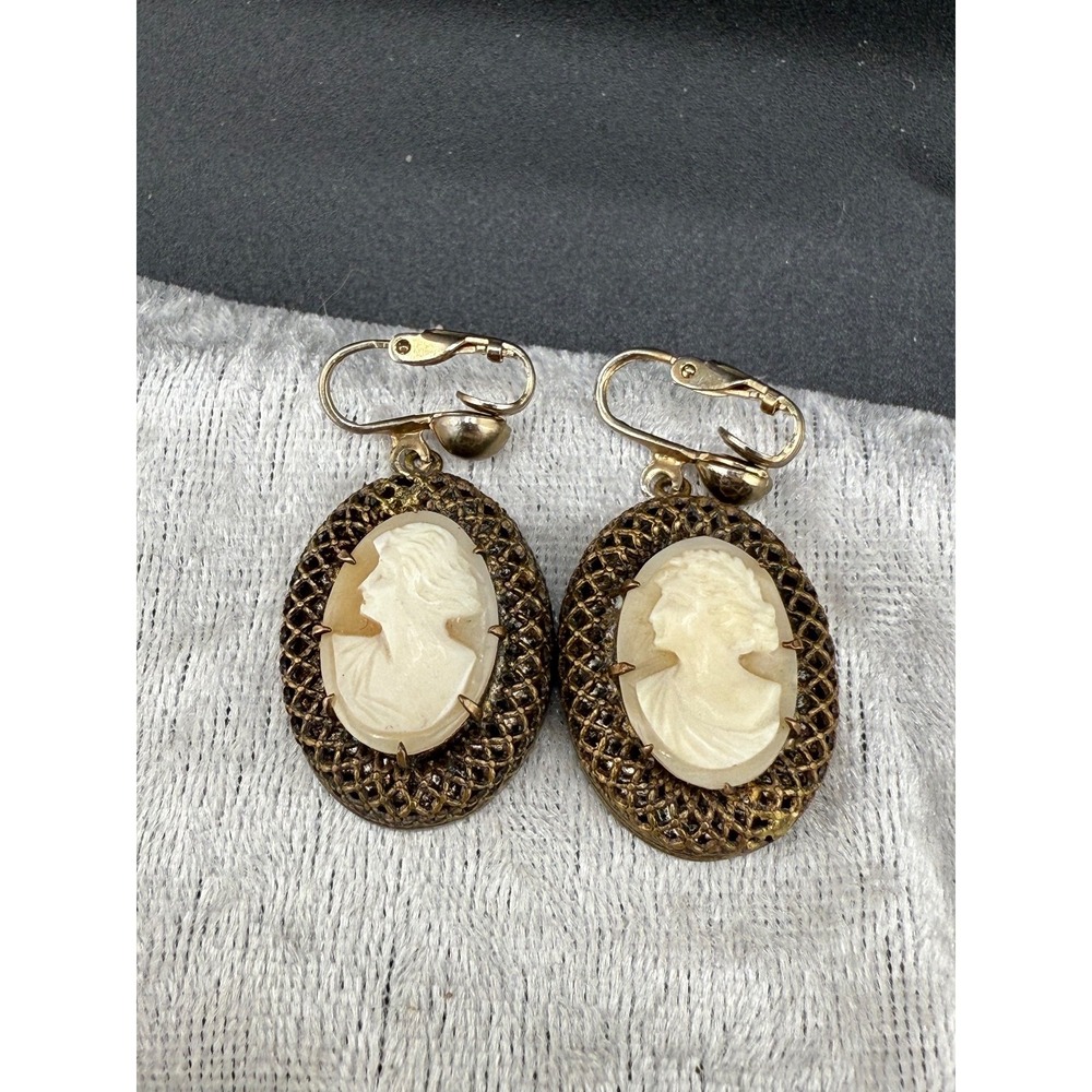 Vintage Cameo Clip On Earrings‎ Mesh Carved Gold Tone